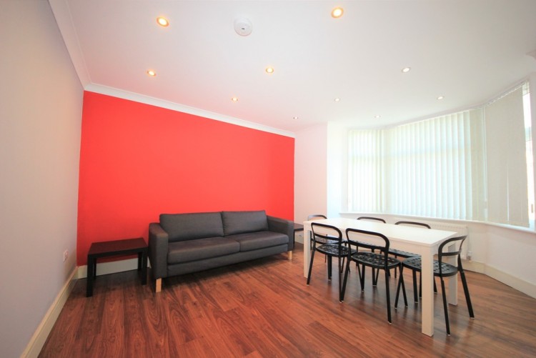 Property to Rent in Park Road, Hendon, London, United Kingdom