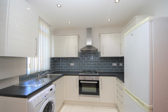 Property to Rent in Park Road, Hendon, London, United Kingdom