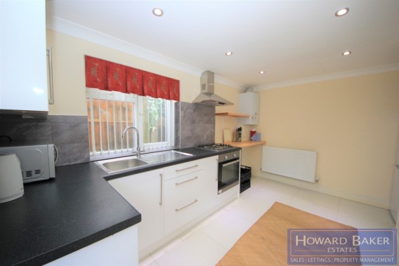 Property to Rent in Park Road, Hendon, Hendon, London, United Kingdom
