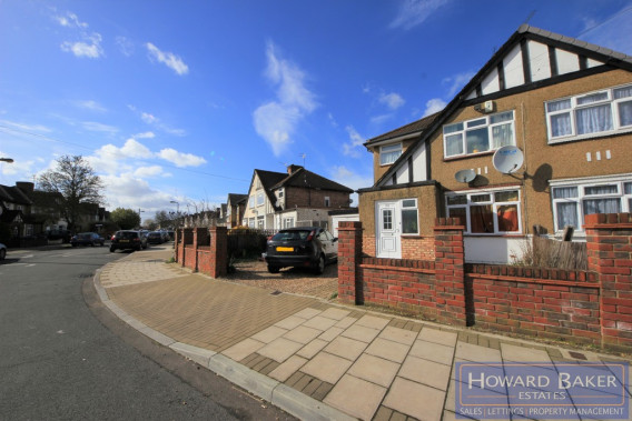 Property to Rent in Weald Lane, Harrow Weald, London, United Kingdom