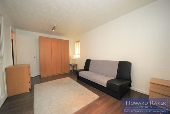 Property to Rent in Vicars Bridge Close, Wembley, Alperton, United Kingdom