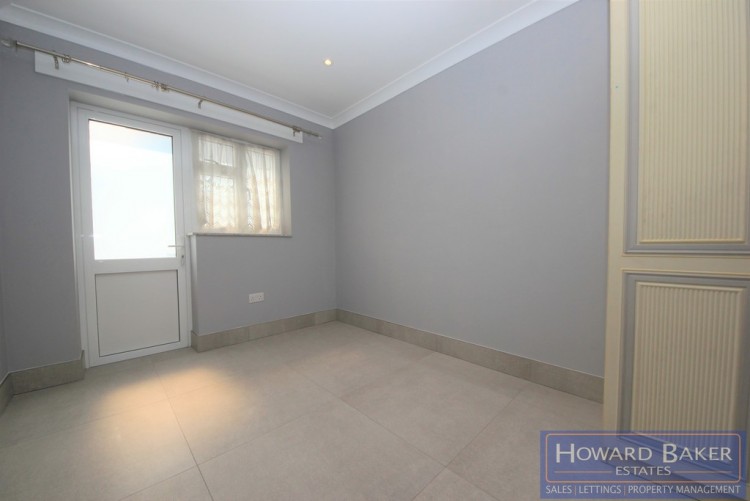 Property to Rent in Du Cros Drive, Stanmore, United Kingdom