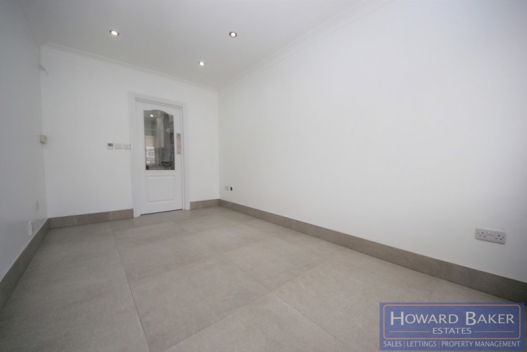 Property to Rent in Du Cros Drive, Stanmore, United Kingdom