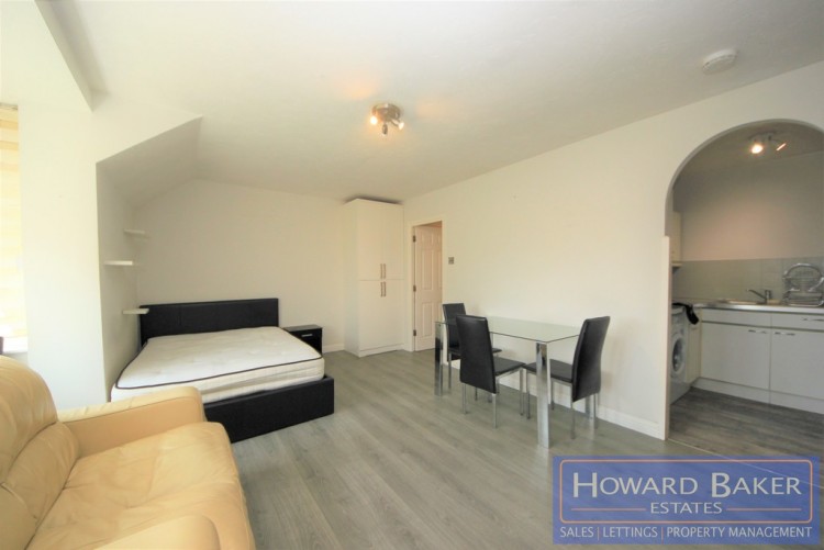 Property to Rent in Snowdon Drive, London, United Kingdom