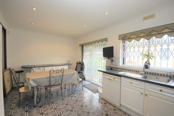 Property to Rent in Brampton Road, Kingsbury, London, United Kingdom