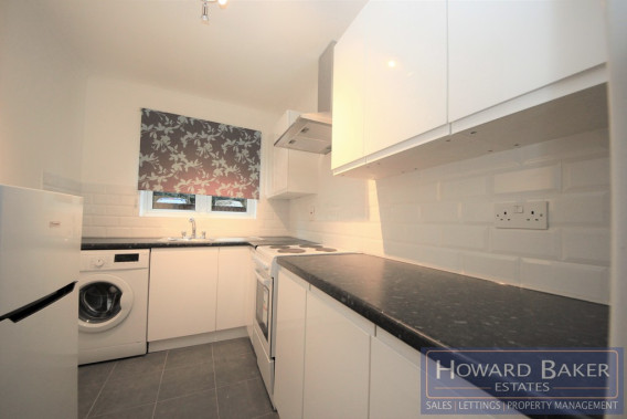 Property to Rent in Glyn Avenue, Barnet, United Kingdom