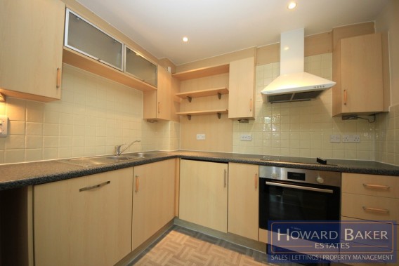 Property to Rent in Brownlow Close, Barnet, Hertfordshire, United Kingdom