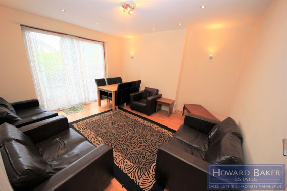 Property to Rent in Station Road, Hendon, London, United Kingdom