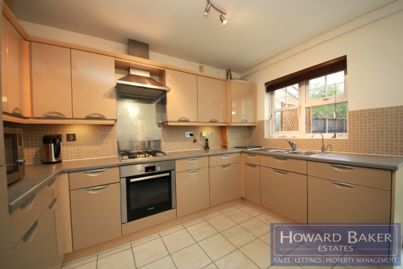 Property to Rent in De Havilland Road, Edgware, United Kingdom