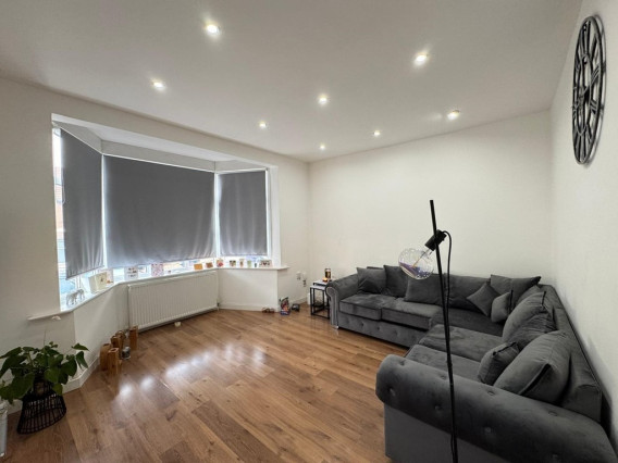 Property to Rent in Fairfields Close, Kingsbury, London, United Kingdom