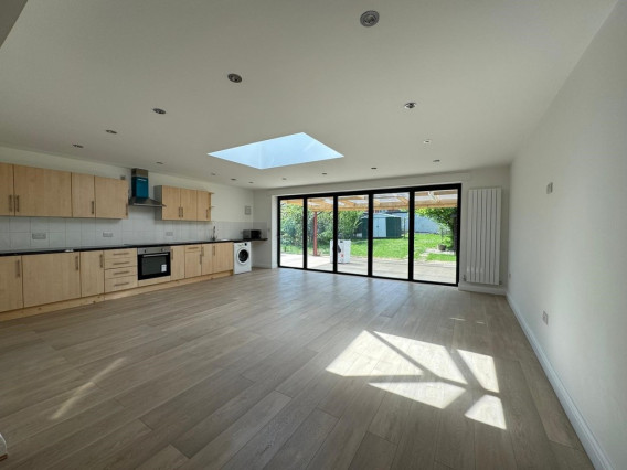 Property to Rent in Stag Lane, Edgware, United Kingdom